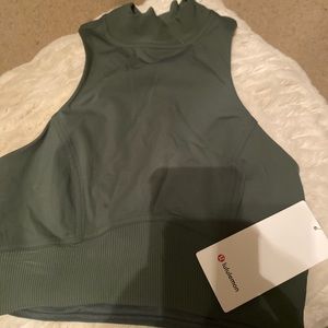 Brand new lululemon top size 6